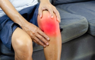 rest vs movement - man with sore knee joint
